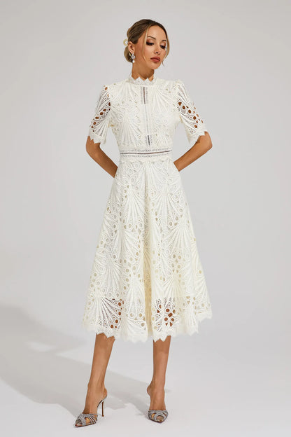 Pierre - Robe Midi en Dentelle et Raffinement