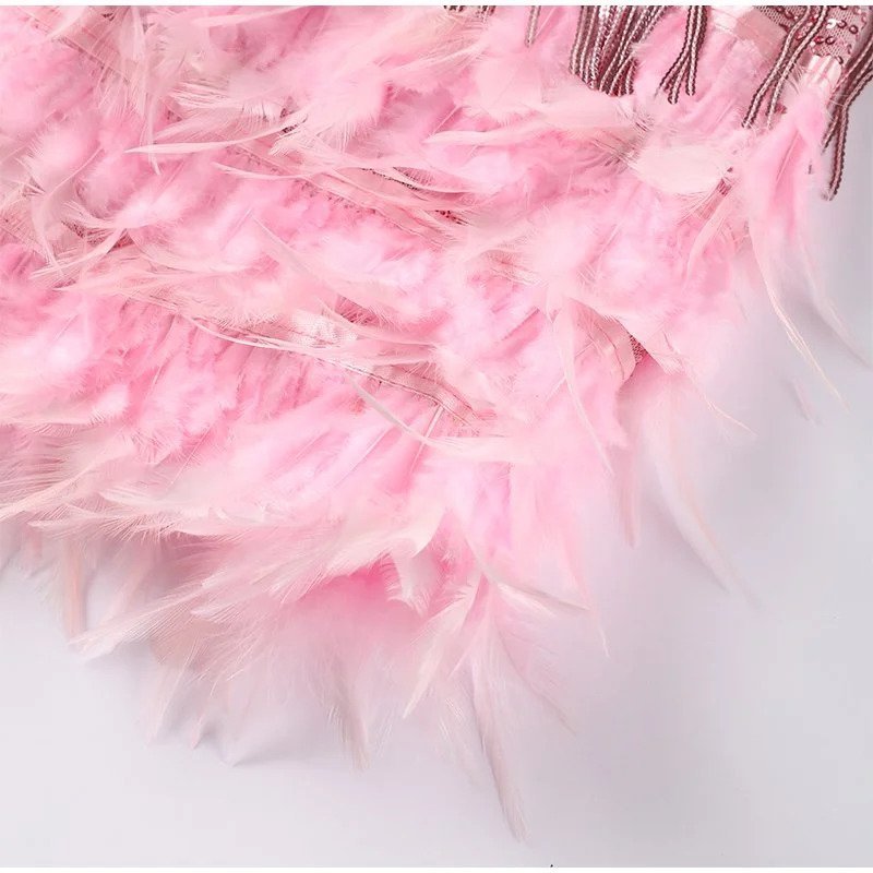 Meera - Robe de Soirée Courte Plumes, Élégante & Attrayante