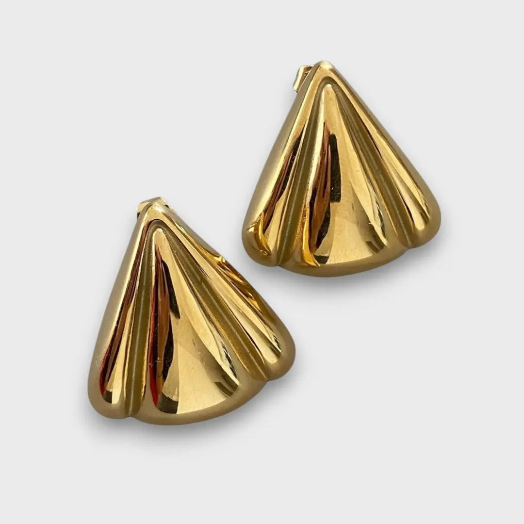 Nuna – Boucles d'oreilles dorées au caractère sculptural