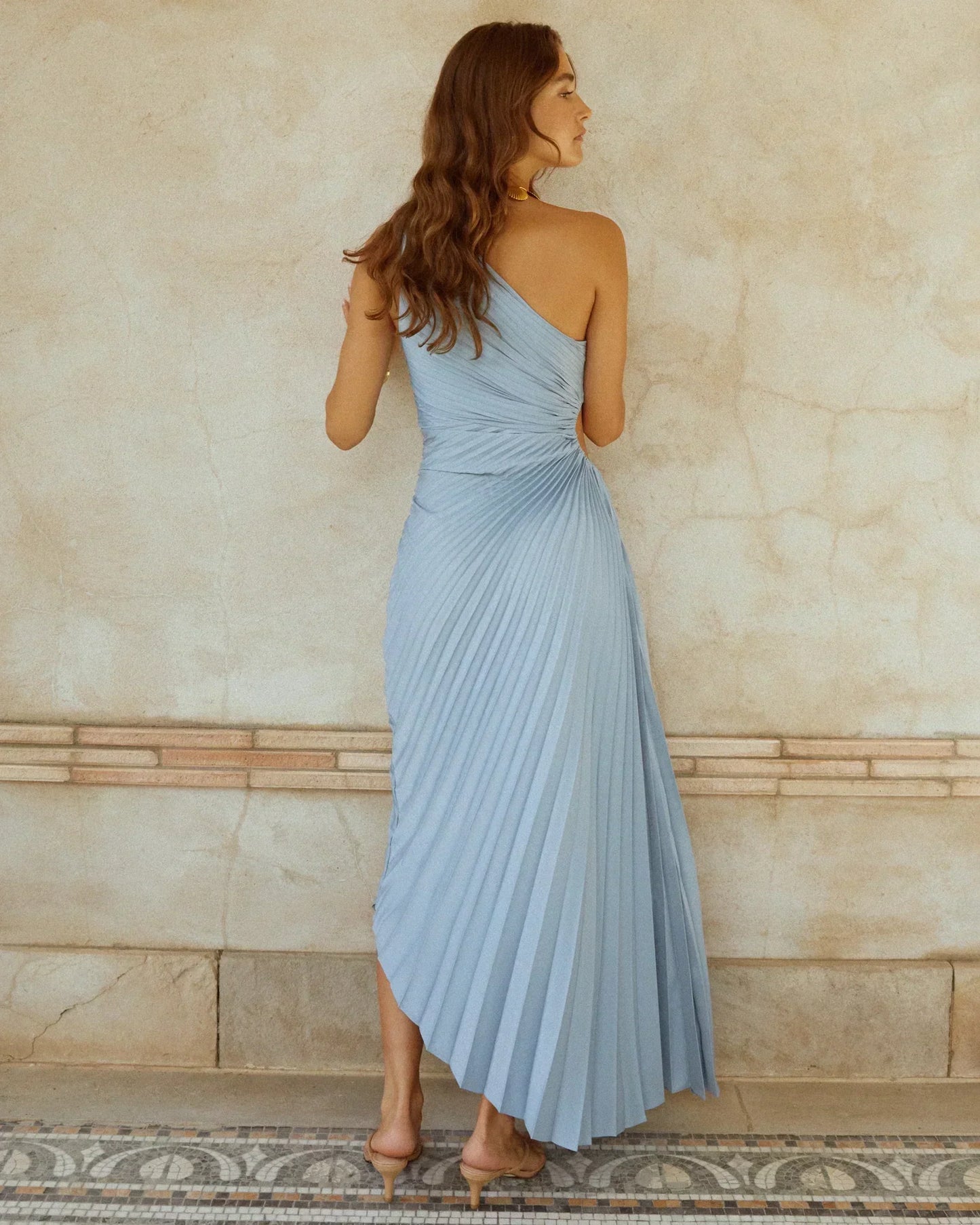 Delfina - Robe Longue en Satin avec Plis d'une Épaule