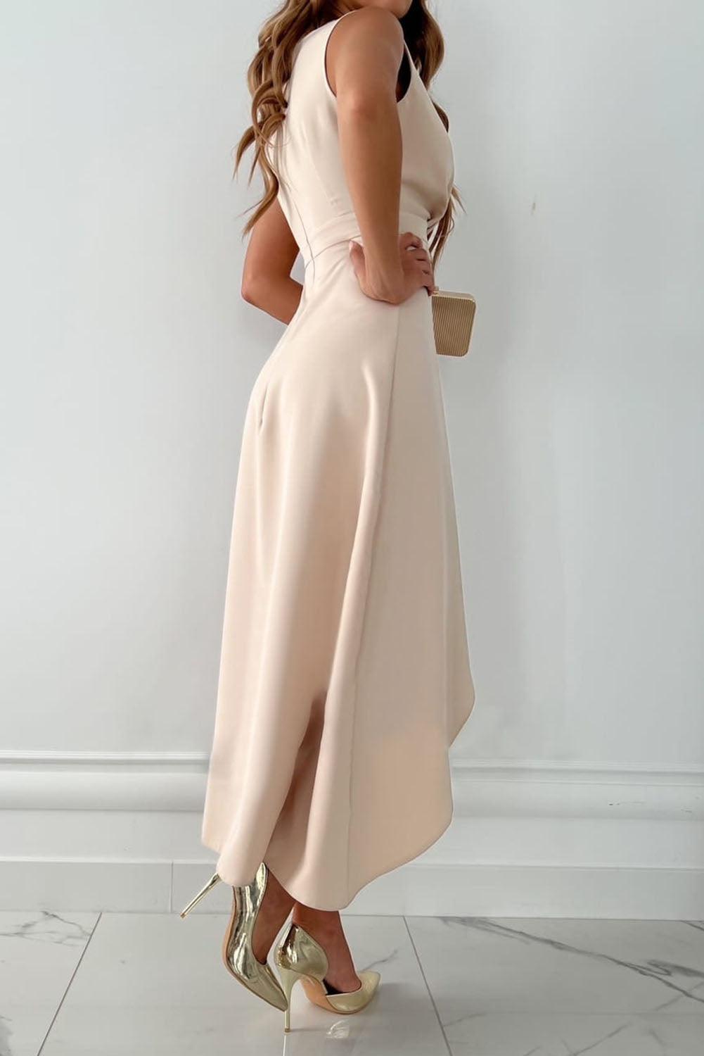 Robe Maxi Sans Manches pour Femme avec Décolleté en V et Ourlet Asymétrique