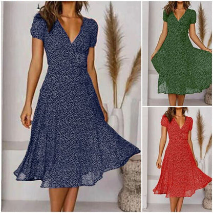 Krystelle – Robe en ligne A avec décolleté en V et jupe fluide