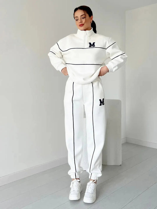 DESIREE – ENSEMBLE DE DETENTE SPORTIF AVEC ZIP