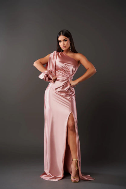 Florencia – Robe satinée à une épaule dénudée, élégante et raffinée